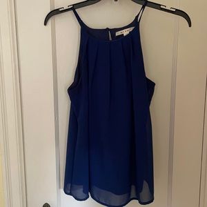 Francesa’s blue tank top